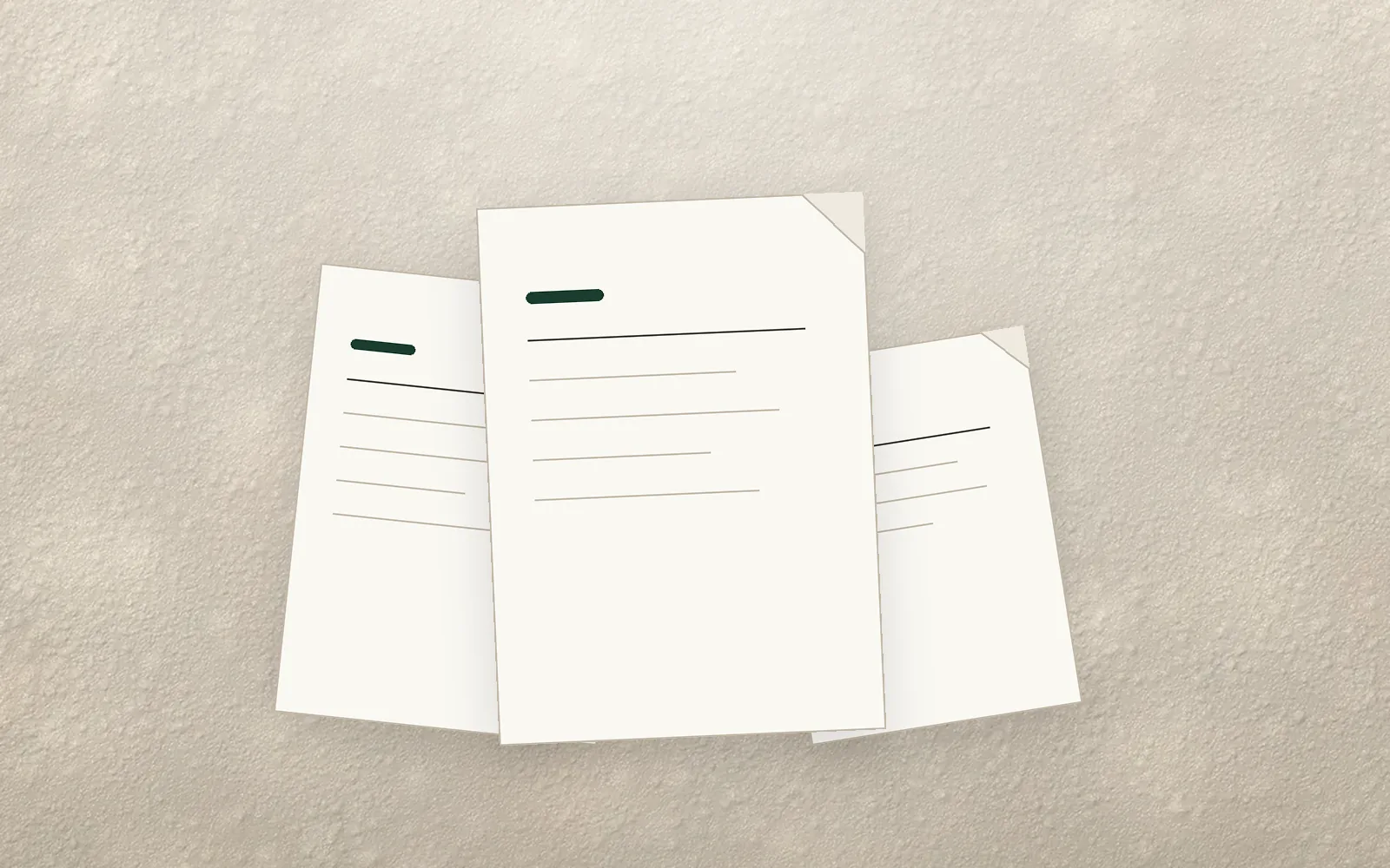 Trois feuillets de documentation posés en pile sur un fond clair.