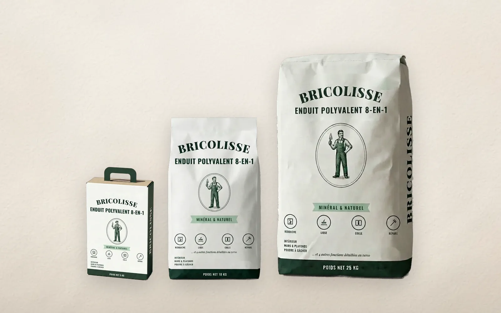 Les trois conditionnements Bricolisse réunis : la boîte de 5 kg, le sac de 10 kg et le sac de 25 kg.